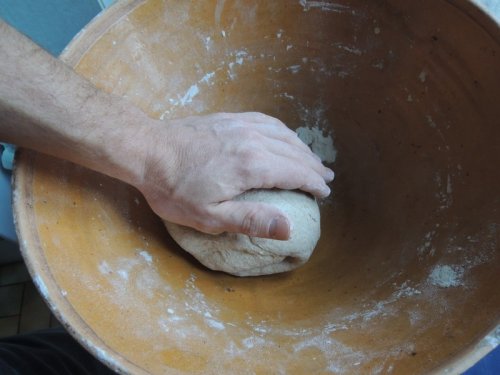 travail de la pâte durant 10 à 15 minutes travail de la pâte durant 10 à 15 minutes